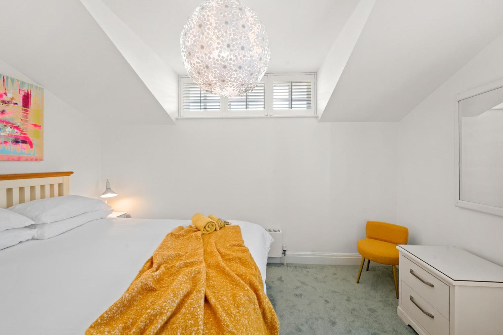3 Bedroom Mews Home - Clapham Common - Free Private Parking - Sleeps 5 - Newly Refurbished - Sweetpea & Pillow Properties Londra Dış mekan fotoğraf