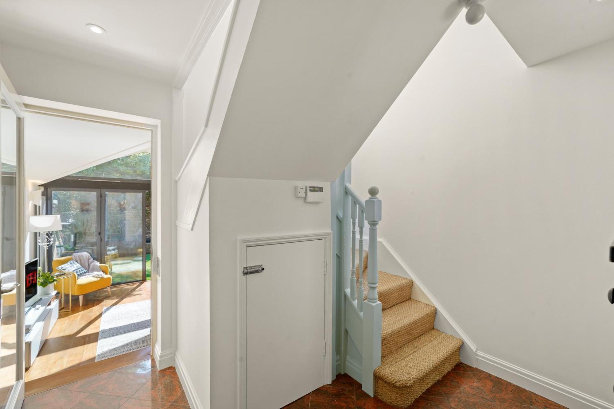 3 Bedroom Mews Home - Clapham Common - Free Private Parking - Sleeps 5 - Newly Refurbished - Sweetpea & Pillow Properties Londra Dış mekan fotoğraf