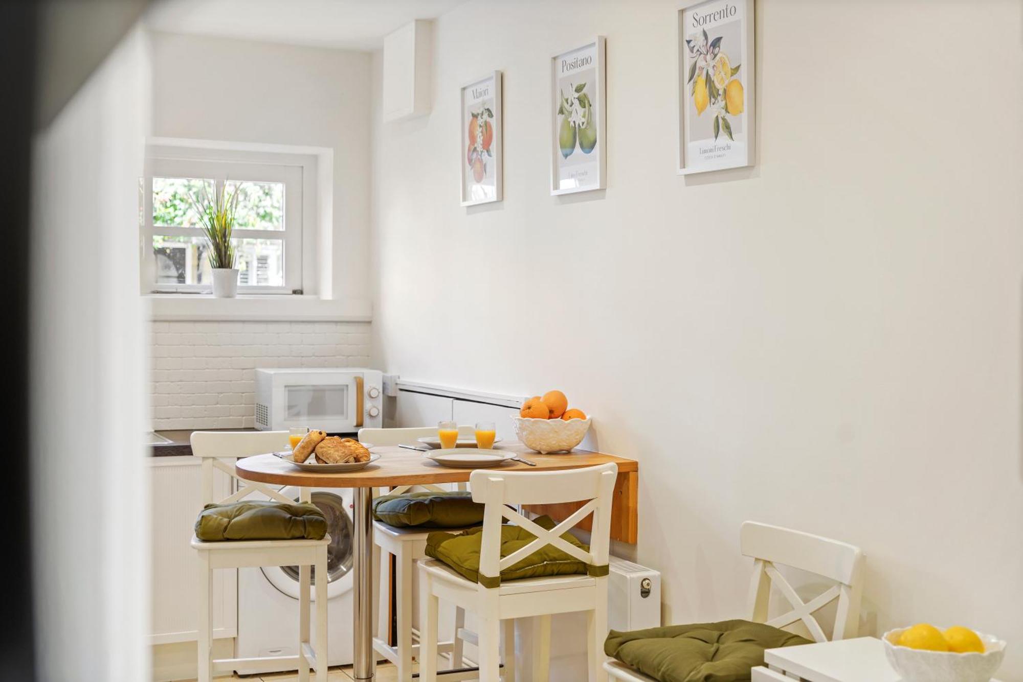 3 Bedroom Mews Home - Clapham Common - Free Private Parking - Sleeps 5 - Newly Refurbished - Sweetpea & Pillow Properties Londra Dış mekan fotoğraf